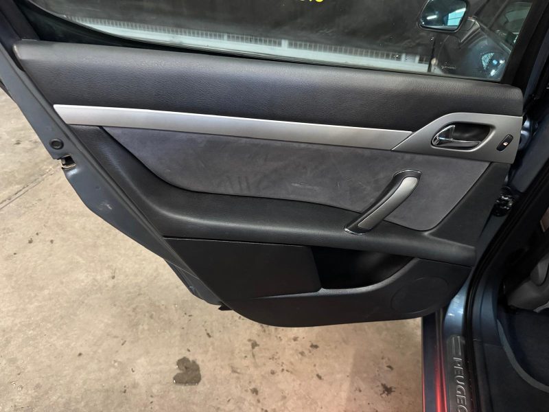 PEUGEOT 407 2.0 HDI 136ch