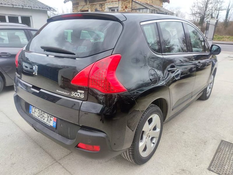 PEUGEOT 3008 Allure 1.6 e-HDi 112ch BMP6 BLUE LION