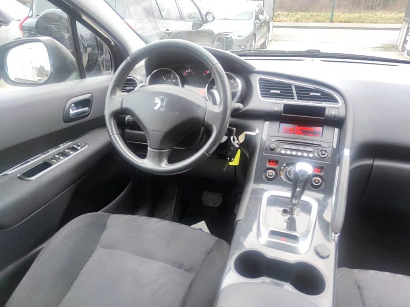 PEUGEOT 3008 Allure 1.6 e-HDi 112ch BMP6 BLUE LION