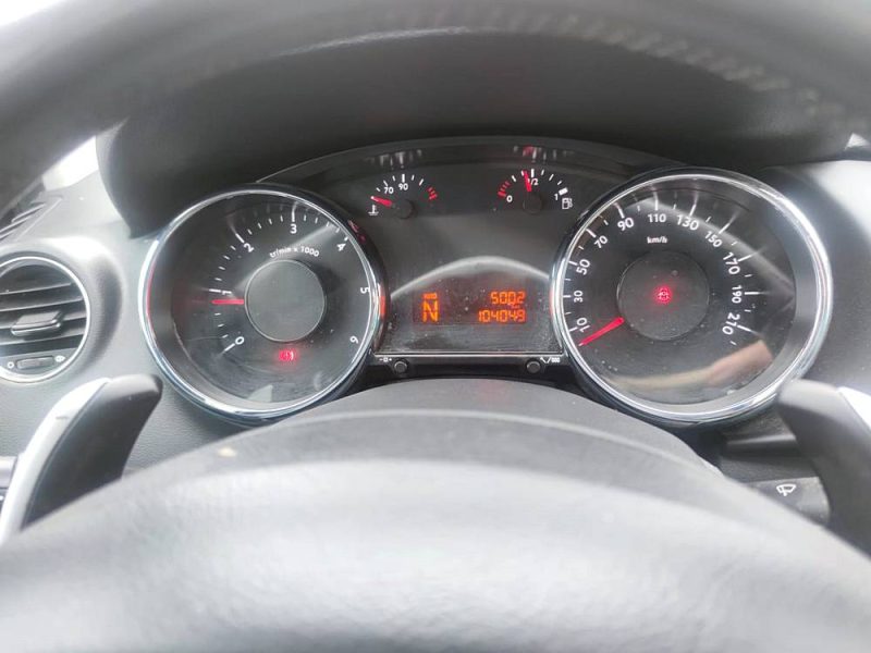 PEUGEOT 3008 Allure 1.6 e-HDi 112ch BMP6 BLUE LION