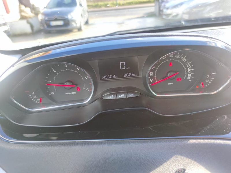 PEUGEOT 208 Style 1.4 HDi 68ch BVM5