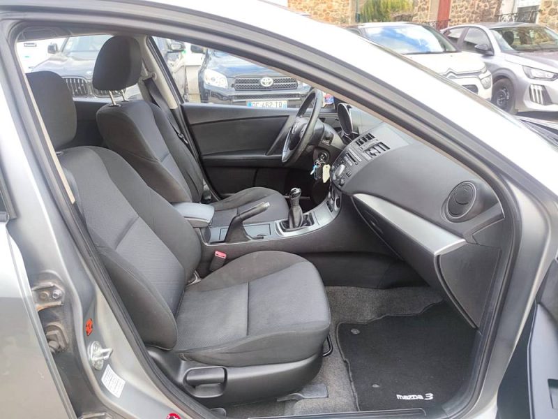 MAZDA MAZDA3 Elegance 1.6L MZ-CD 109 Ch