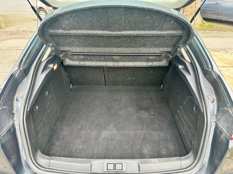 RENAULT LAGUNA III 2011