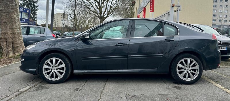 RENAULT LAGUNA III 2011