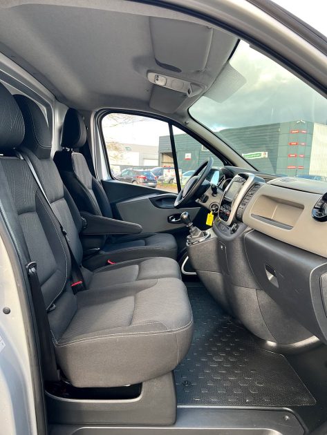 RENAULT TRAFIC III  2018