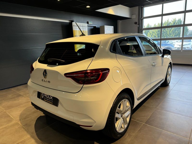 RENAULT CLIO 2022