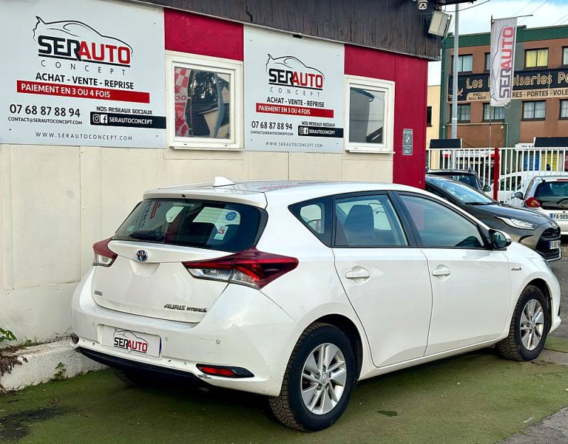 TOYOTA AURIS 2015