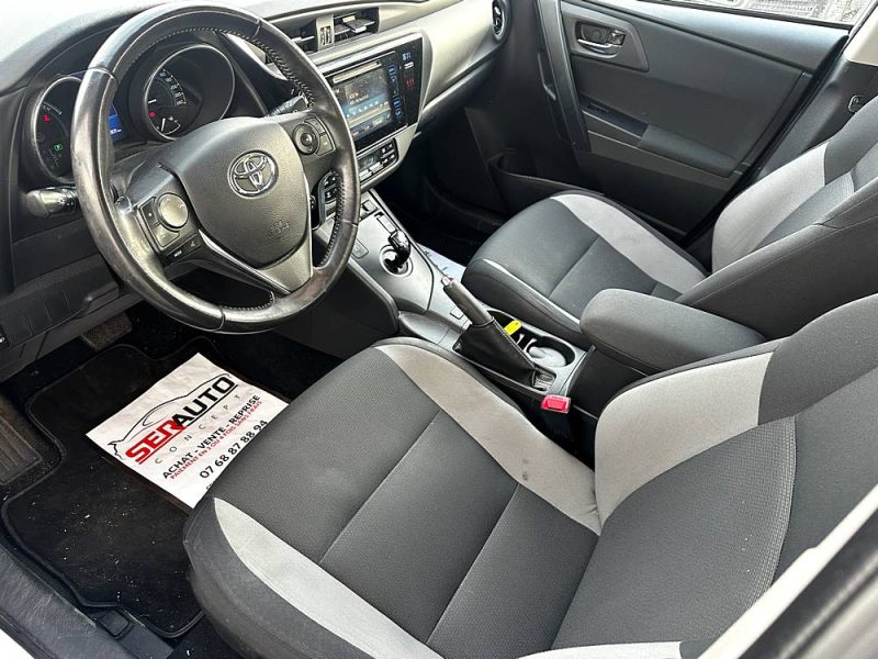 TOYOTA AURIS 2015