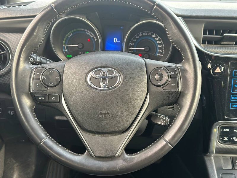 TOYOTA AURIS 2015
