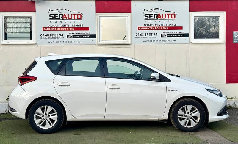 TOYOTA AURIS 2015