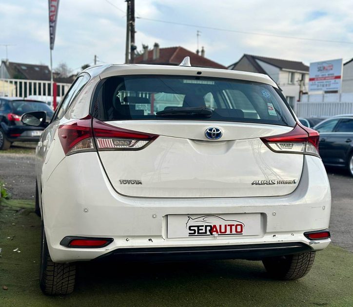TOYOTA AURIS 2015
