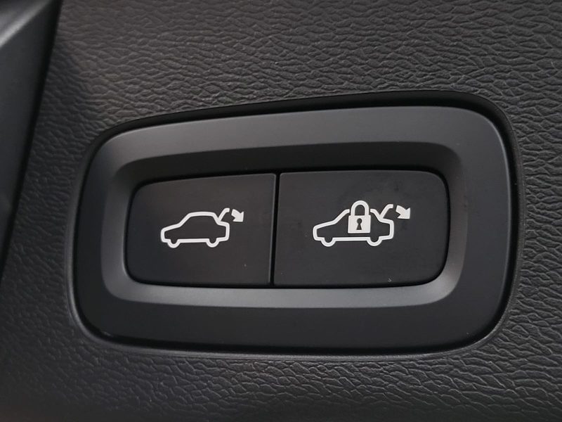 VOLVO XC60 II T8 Hybrid Recharge 392cv Inscription AWD Boîte Auto Geartronic8