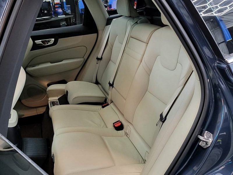 VOLVO XC60 II T8 Hybrid Recharge 392cv Inscription AWD Boîte Auto Geartronic8