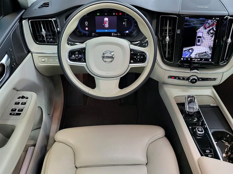 VOLVO XC60 II T8 Hybrid Recharge 392cv Inscription AWD Boîte Auto Geartronic8