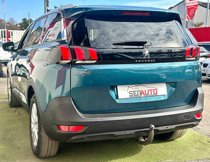 PEUGEOT 5008 2018