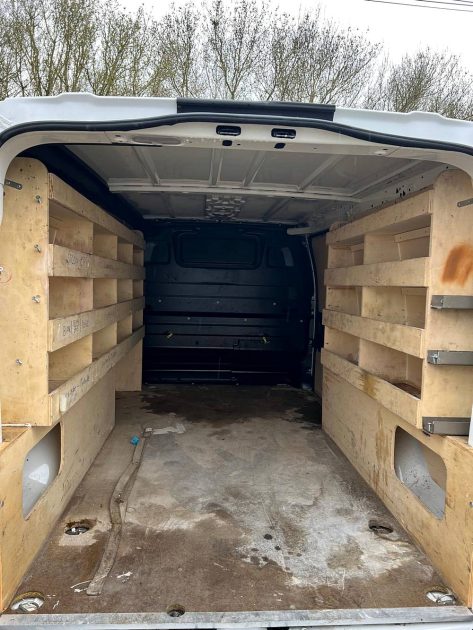 PEUGEOT EXPERT 2.0 HDi 122Cv EAT8 LONG ASPHALT