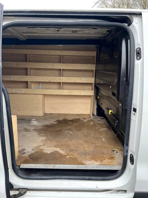 PEUGEOT EXPERT 2.0 HDi 122Cv EAT8 LONG ASPHALT