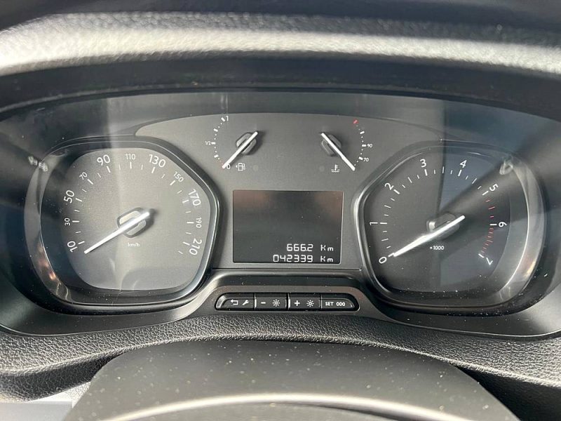 PEUGEOT EXPERT 2.0 HDi 122Cv EAT8 LONG ASPHALT