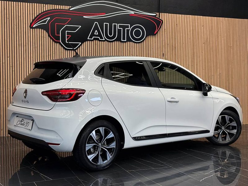 RENAULT CLIO 2023