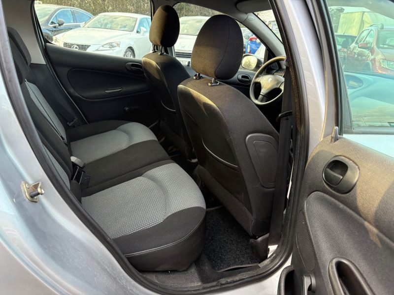 PEUGEOT 206 2005