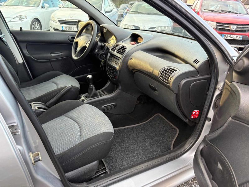 PEUGEOT 206 2005