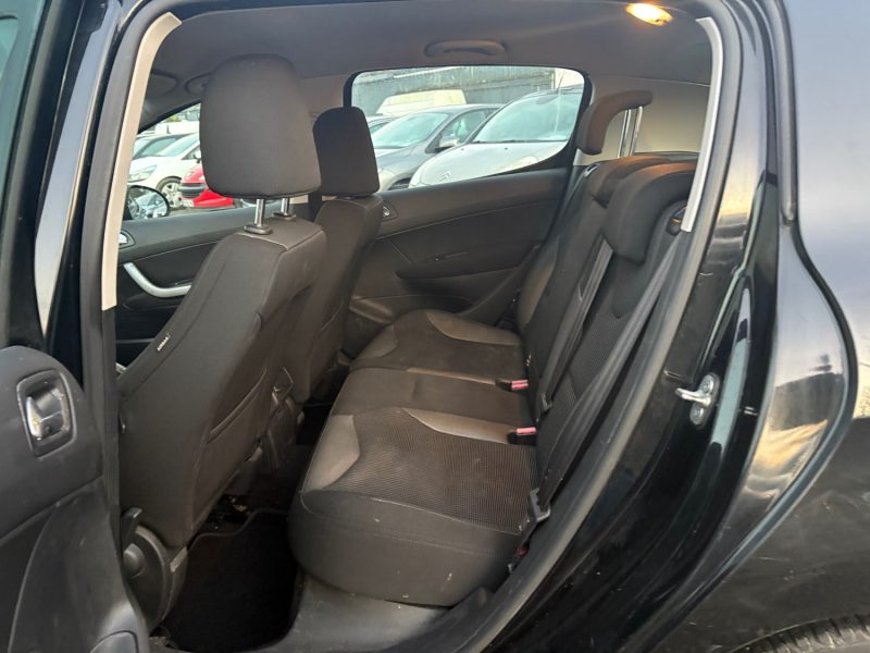 PEUGEOT 308 2012