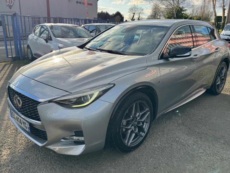 INFINITI Q30S 