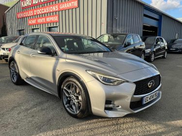 INFINITI Q30S 