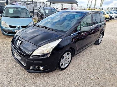 PEUGEOT 5008 2012