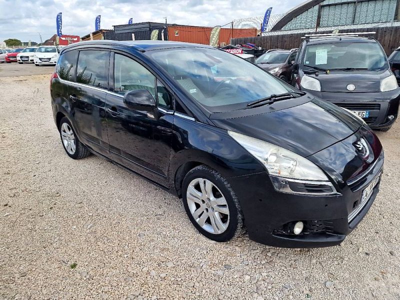 PEUGEOT 5008 2012