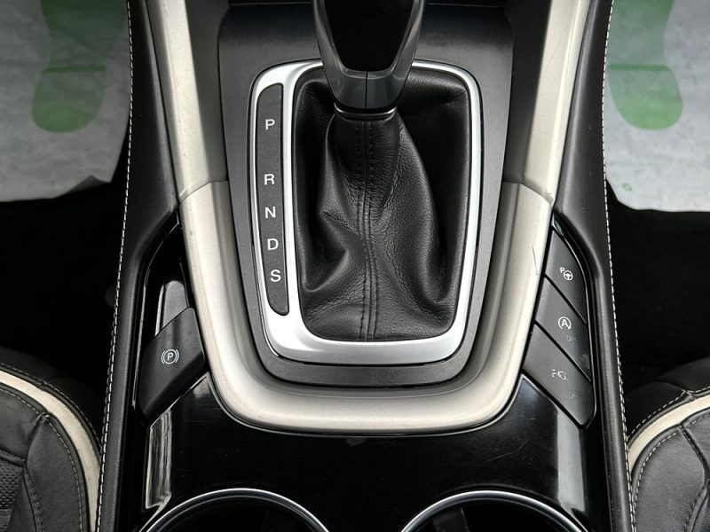 FORD MONDEO IV VIGNALE 2.0 TDCI 180 Cv BOITE AUTO CUIR GRAND ECRAN GPS CAMERA RECUL - GARANTIE 1 AN