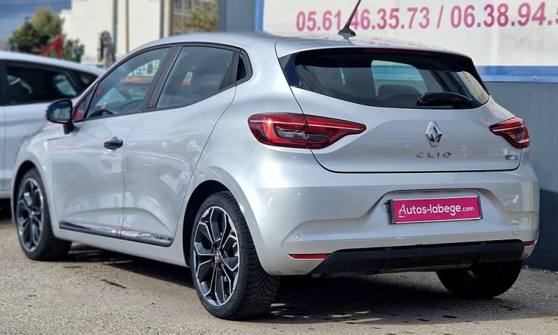 RENAULT CLIO 2021