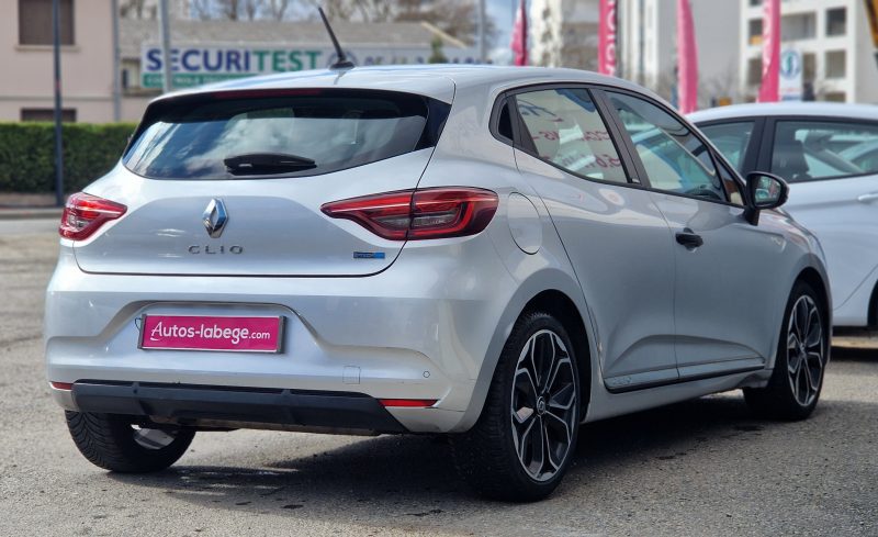 RENAULT CLIO 2021