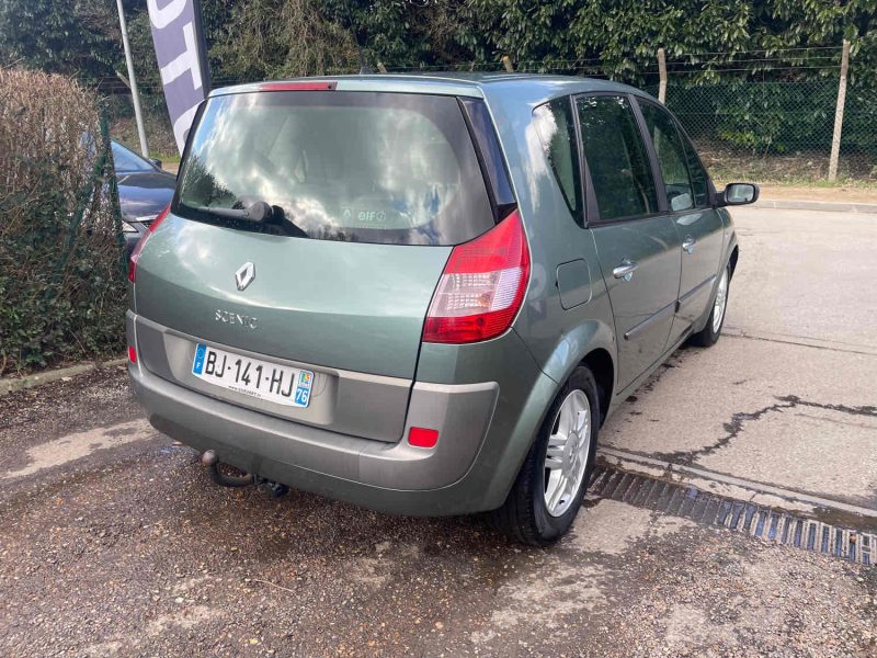 RENAULT MEGANE SCENIC II 2.0i 16V 135CV