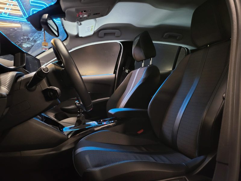PEUGEOT 208 1.2 100cv /CARPLAY /CAMERA + 360 / VITRUAL COCKPIT 