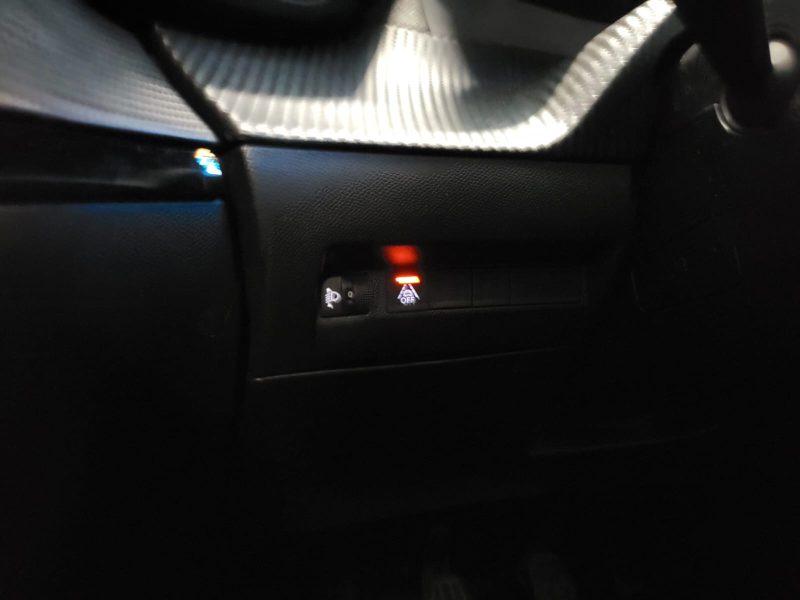 PEUGEOT 208 1.2 100cv /CARPLAY /CAMERA + 360 / VITRUAL COCKPIT 