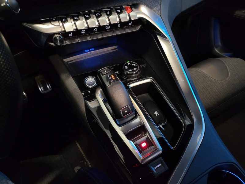 PEUGEOT 3008 1.6 THP 165CV GT LINE / TOIT OUVANT / FOCAL / SIEGES ELECTRIQUES A MEMOIRE / APPLE CARP
