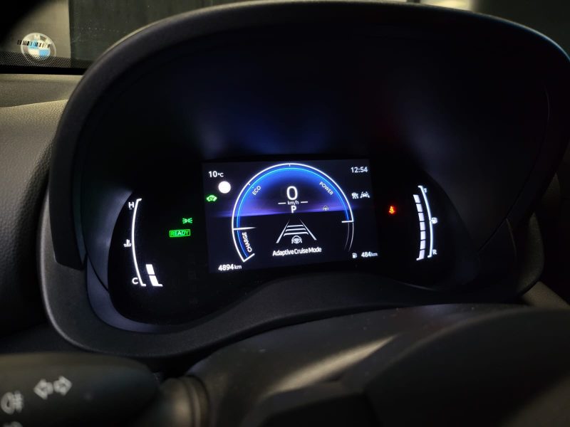 TOYOTA YARIS CROSS 116H DESIGN / 1ERE MAIN / APPLE CARPLAY / SIEGES CHAUFFANTS & CLIMATISES