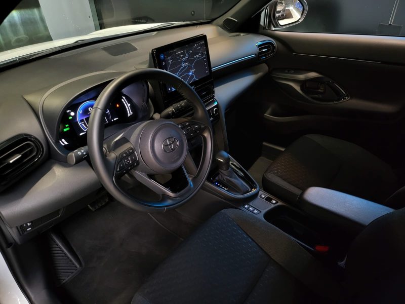 TOYOTA YARIS CROSS 116H DESIGN / 1ERE MAIN / APPLE CARPLAY / SIEGES CHAUFFANTS & CLIMATISES