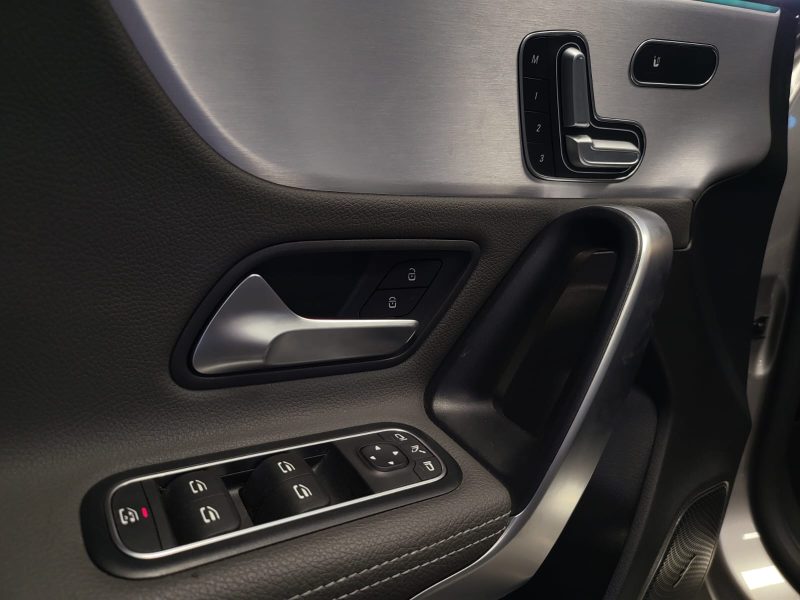 MERCEDES CLASSE A 220 4 MATIC AMG LINE /TOIT OUVRANT+TETE HAUTE+BURMASTER+360°/