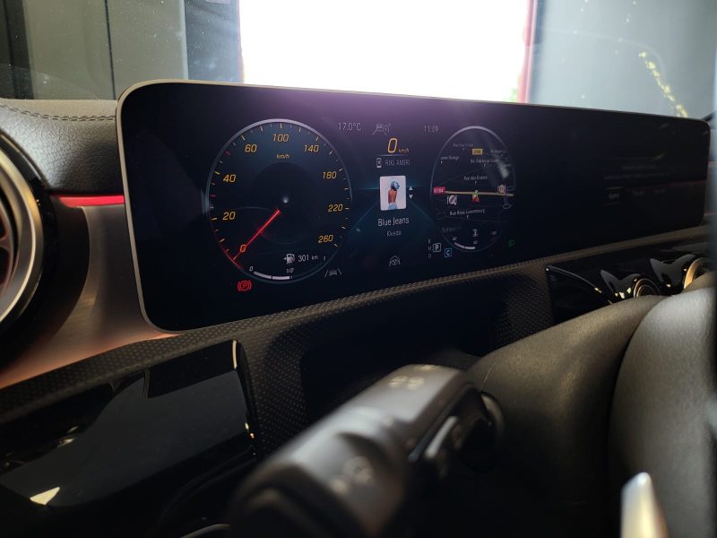 MERCEDES CLASSE A 220 4 MATIC AMG LINE /TOIT OUVRANT+TETE HAUTE+BURMASTER+360°/