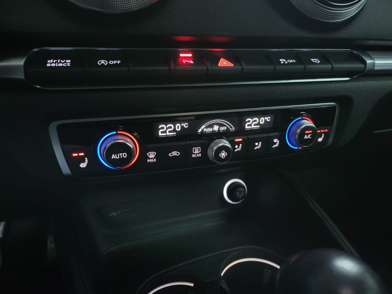 AUDI A3 SPORTBACK 2.0 TDI 150cv Design Luxe Boîte Auto S-Tronic7