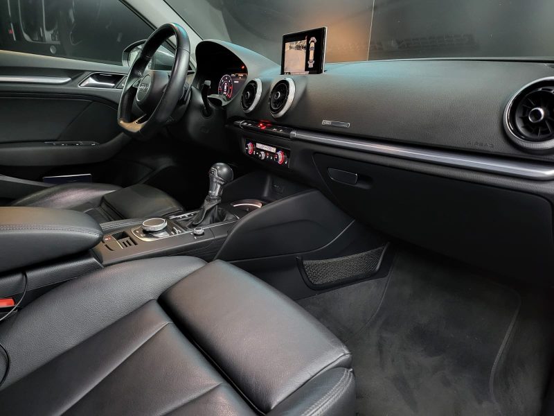 AUDI A3 SPORTBACK 2.0 TDI 150cv Design Luxe Boîte Auto S-Tronic7