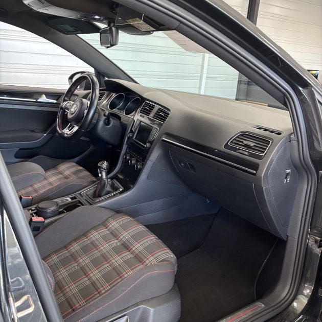 VOLKSWAGEN GOLF 2.0 TSI 230 cv GTI Performance Garantie 12 mois