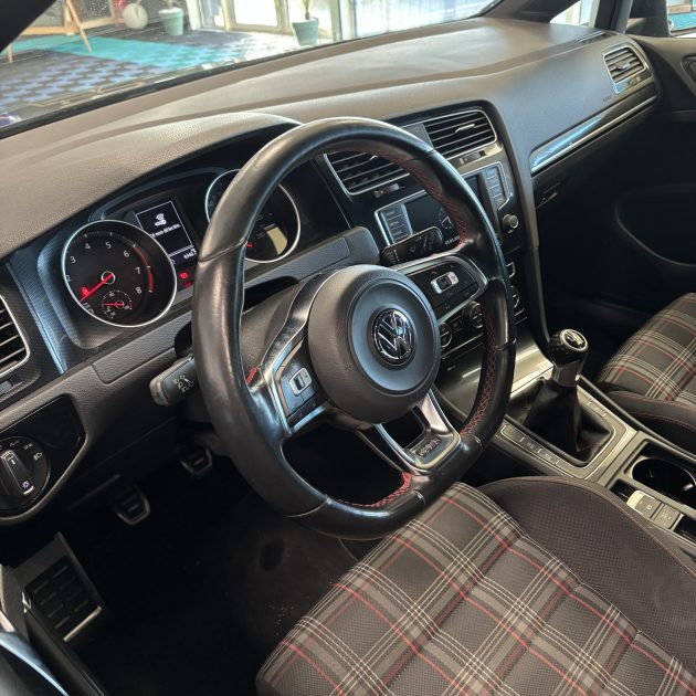 VOLKSWAGEN GOLF 2.0 TSI 230 cv GTI Performance Garantie 12 mois