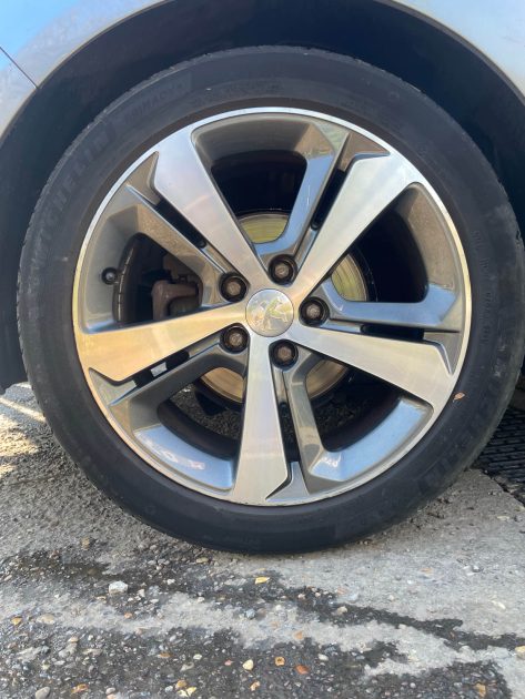 PEUGEOT 308 SW  1.2i 130CV