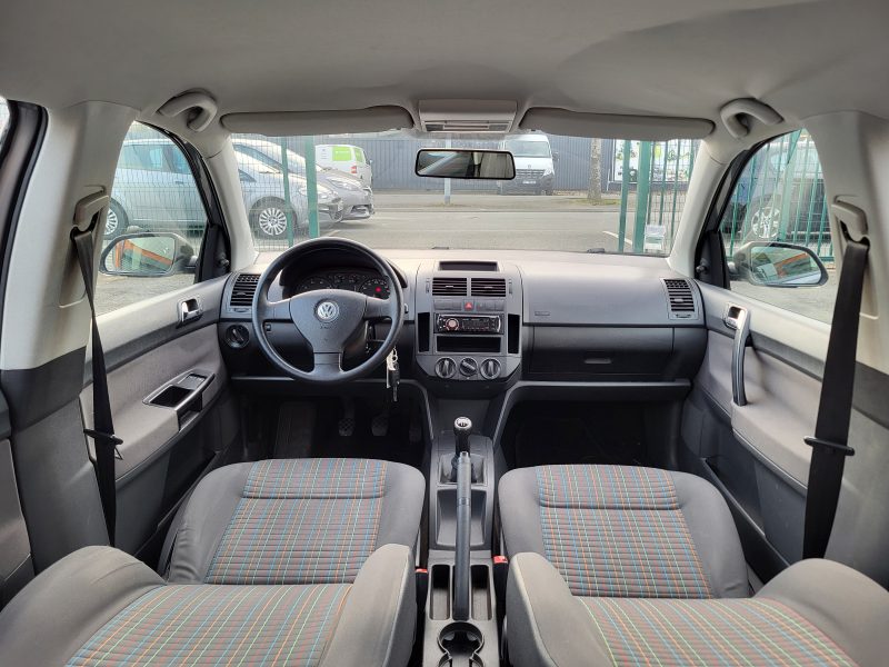 VOLKSWAGEN POLO IV 2009