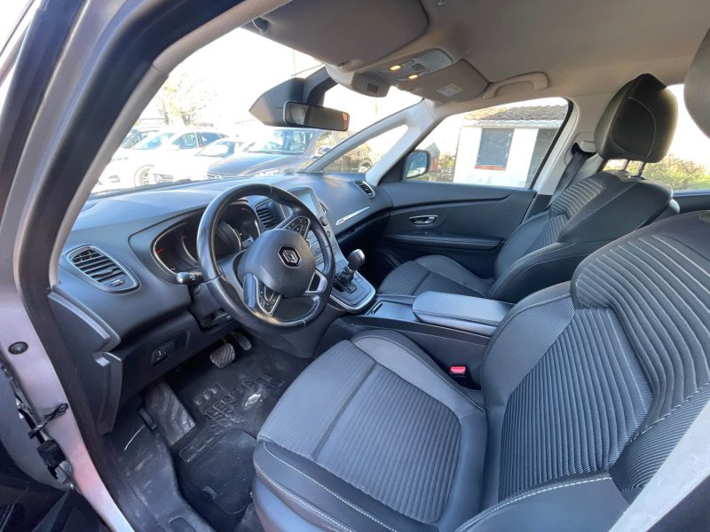 RENAULT Scenic  1.5 dCi EDC7 110 cv Boîte auto