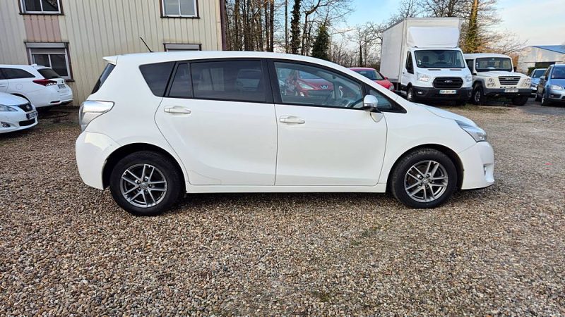 TOYOTA VERSO 2015