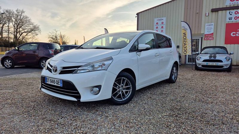 TOYOTA VERSO 2015